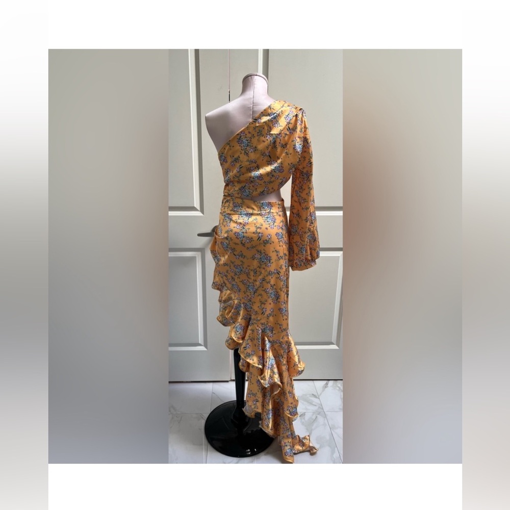 Asymmetrical One-Shoulder Yellow Floral Ruffle Dress NWT - Picture 5 of 14